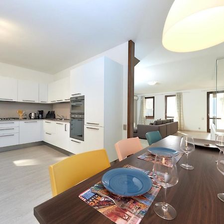 Lake Front Casa Christina 말세진느 외부 사진